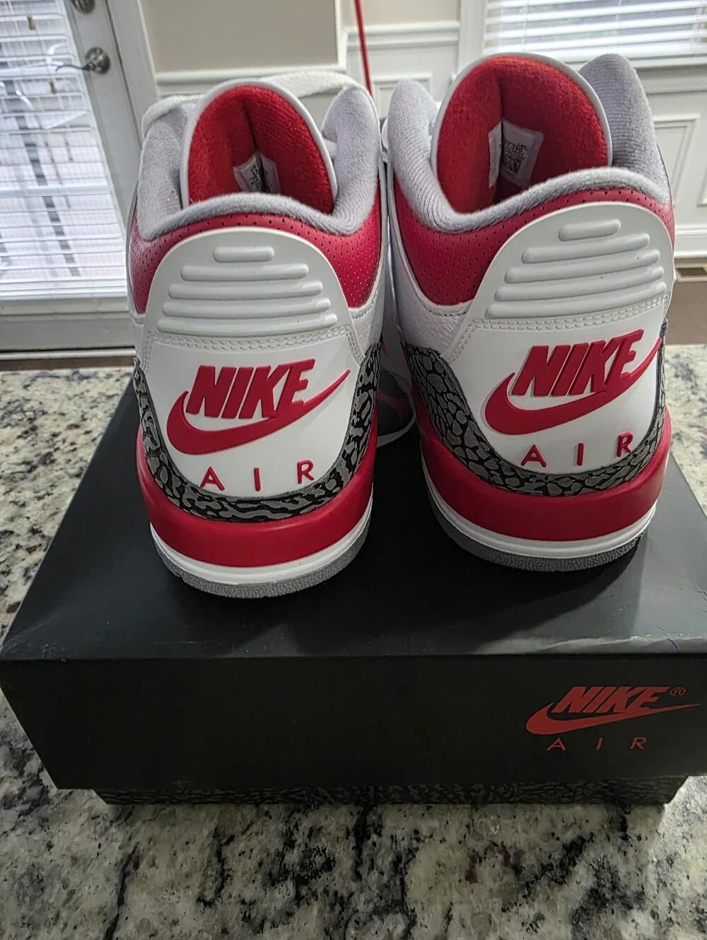 Jordan Retro 3 Fire Red (2022)